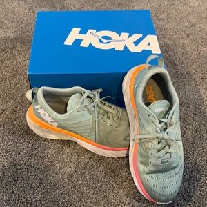 Hoka One One Arahi 4